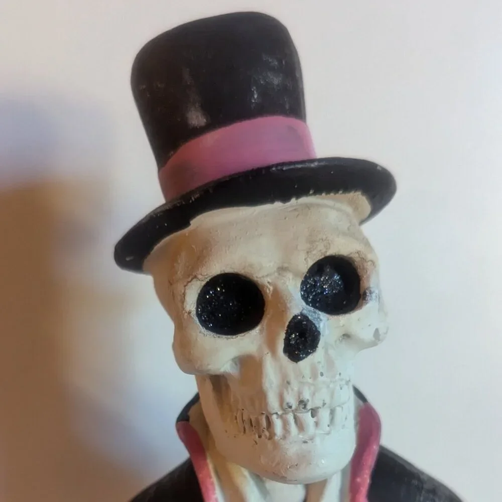 NWT Spooky Skull Top Hat Gentleman Bust on Stand Goth Valloween Steampunk Decor